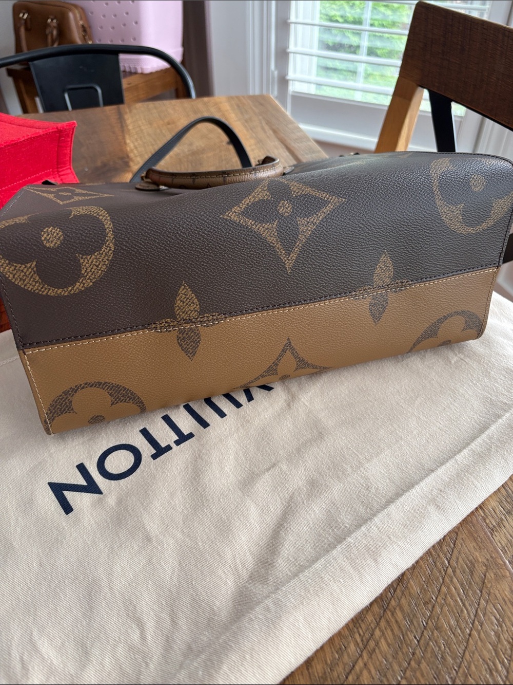 Louis Vuitton Reverse Monogram On The Go Tote MM- Brown/Gold Monogram. - Picture 8 of 9